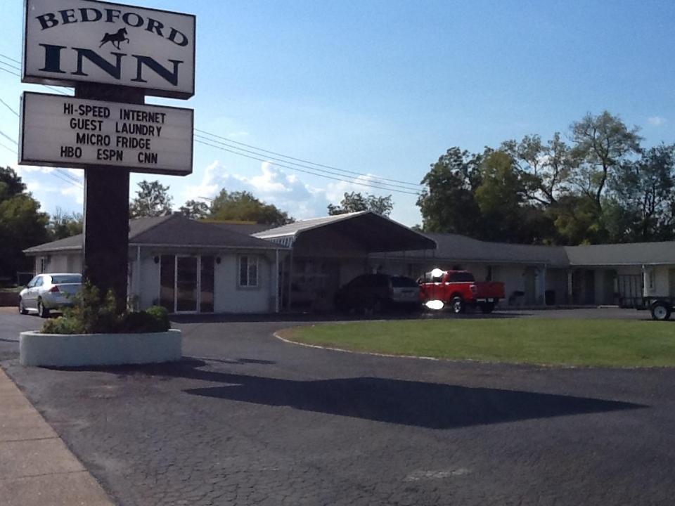 Bedford Inn Shelbyville Extérieur photo